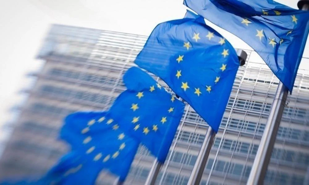 Η Κομισιόν παροτρύνει τα κράτη μέλη να καταργήσουν τα συστήματα «χρυσών διαβατηρίων»